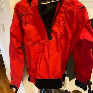 Gill Spray jacket. Men’s medium red.